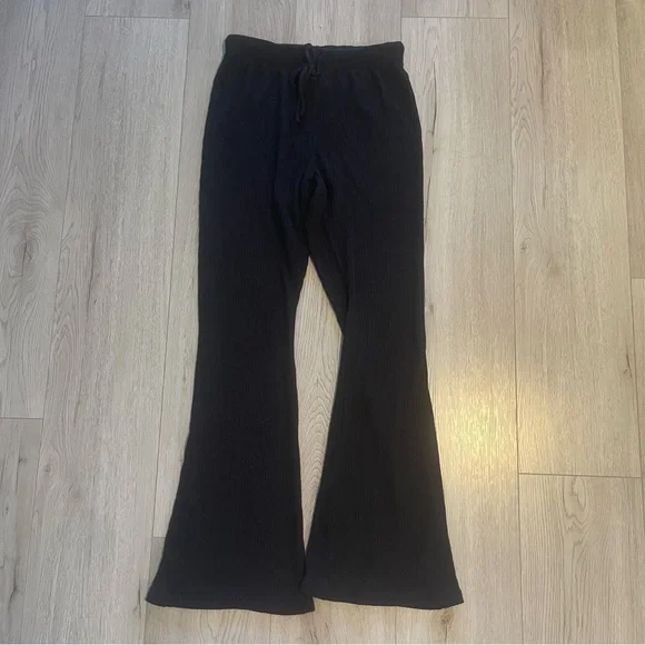 Aritzia The Group by Babaton Time Pant - Black high-waisted kick-flare pants - Picture 8 of 9